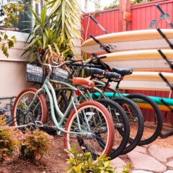 beach-cruiser-bikes-and-surfboards-at-california-dreams-hostel-ocean-beach